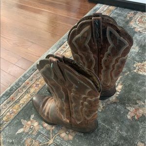 Ariat Women’s Brown Leather Cowgirl Boots.
